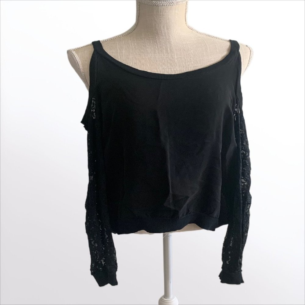 Miss Ferriday Black Cold Shoulder Lace Sleeve Knit Top Size 1